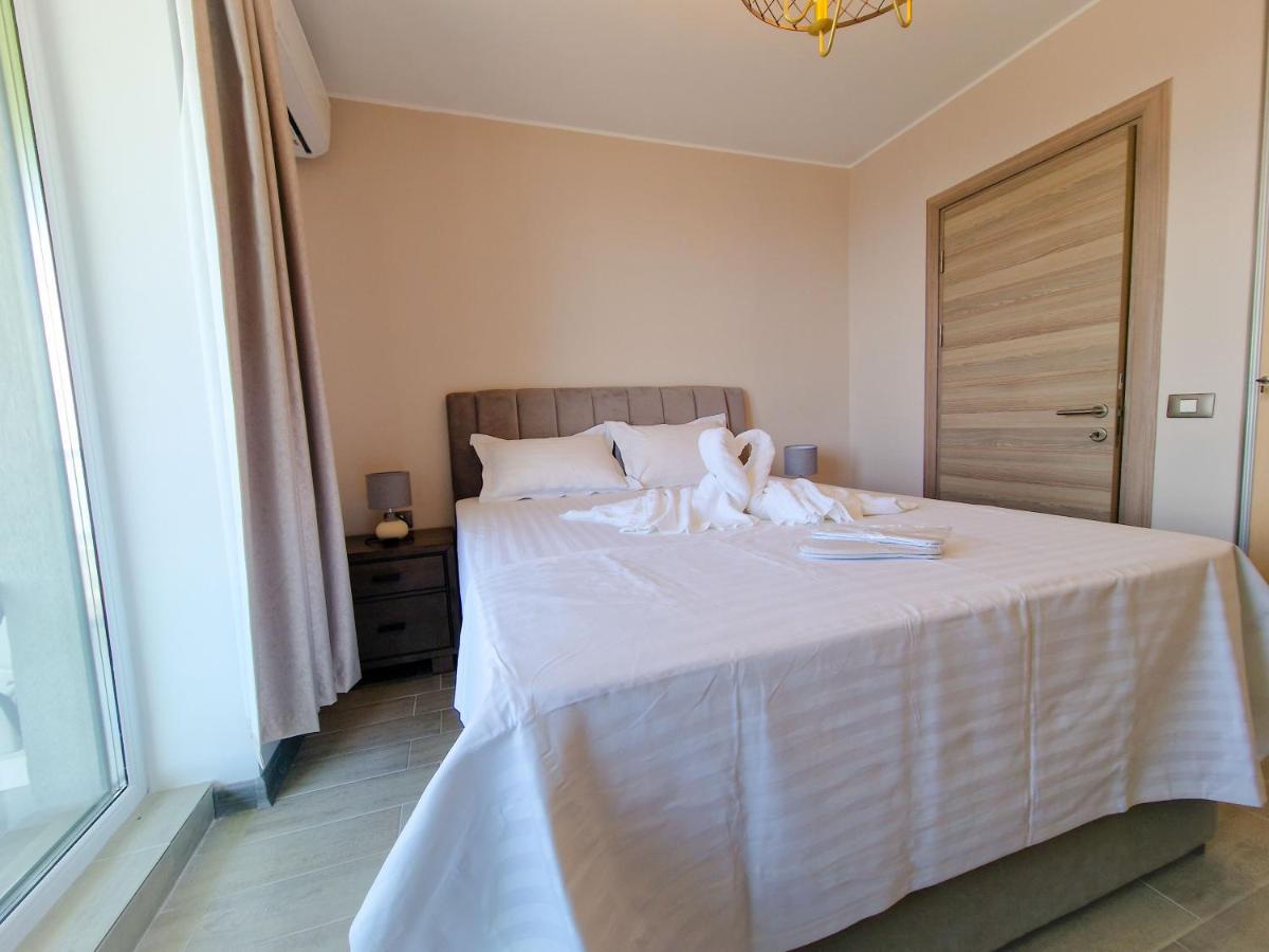 Panoramic Aparthotel Pool & Spa Mamaia Nord Navodari Exterior photo